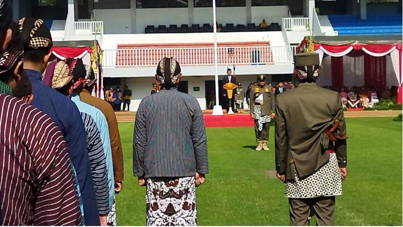 juma nampak sri sultan memimpin upacara hari jadi ke 270 DIY