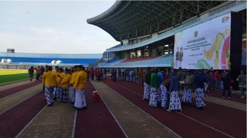 juma suasana di stadion mandala krida saat upacara selesai