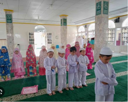 anak shalat jamaah 25
